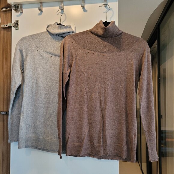 Softest turtle-neck sweaters X2 - Picture 1 of 10